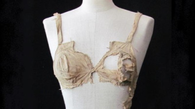 15世紀に作られたブラジャー